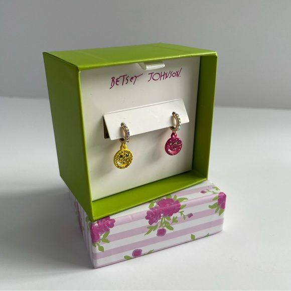 Betsey Johnson | Costume Jewelry Casual Style Earrings - Picture 3 of 7
